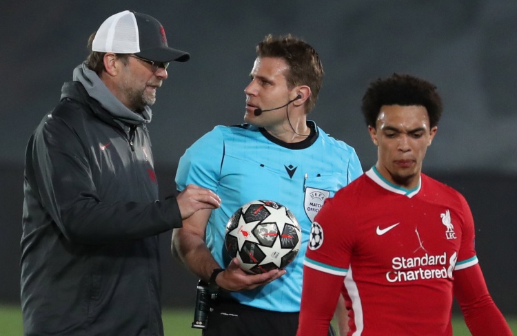 意甲 ｜ 主场硬碰热那亚 卡利亚里誓取3分